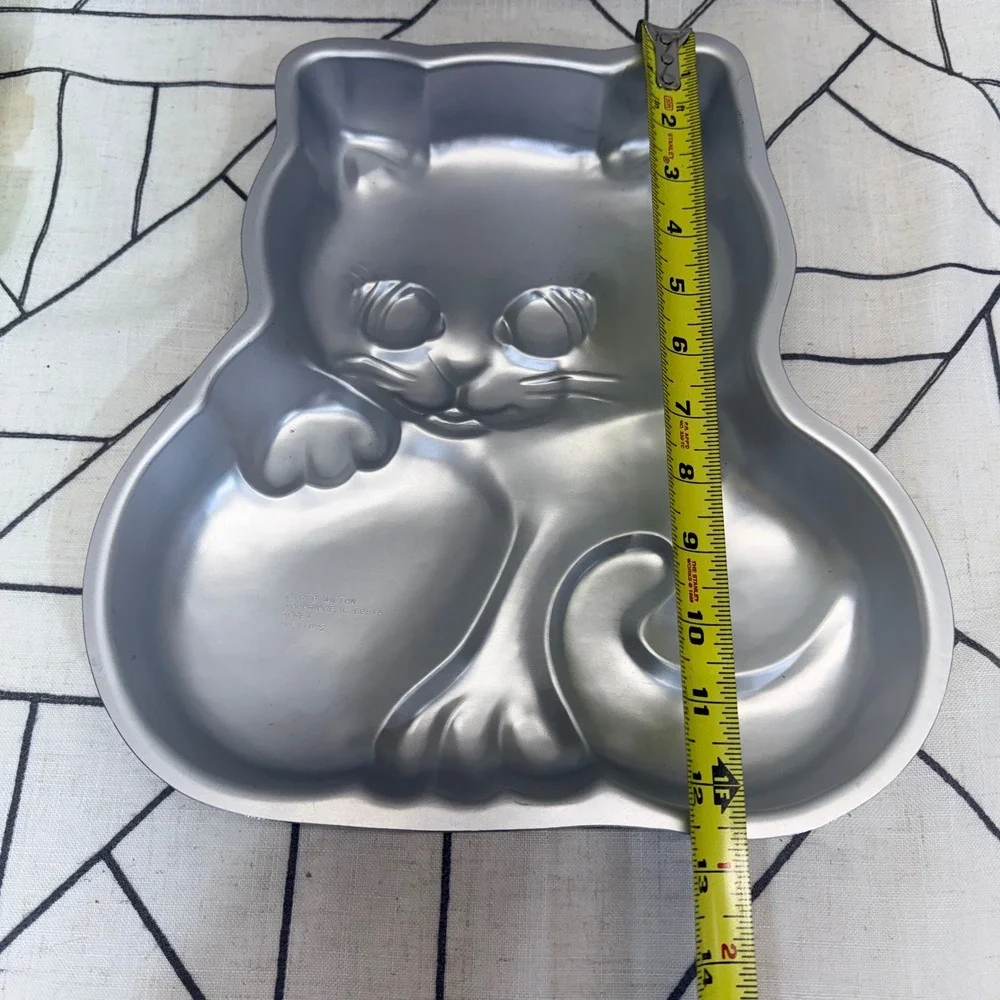 Wilton Cake‎ Pan 12x11 Silver Vintage 1979 Sitting Kitten Cat Mold 502-1972